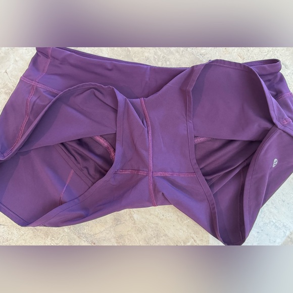 Lululemon Speed Up Shorts LR 2.5” size 6 - Picture 6 of 8